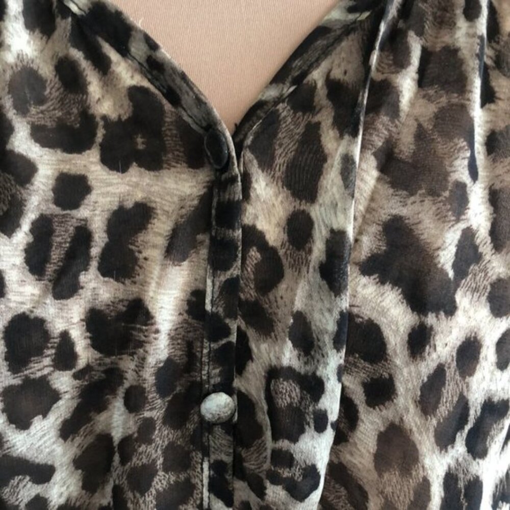 CHARLOTTE RUSSE Cheetah Leopard Animal V Neck Henley Tunic T Shirt Top Blouse S - Picture 4 of 10